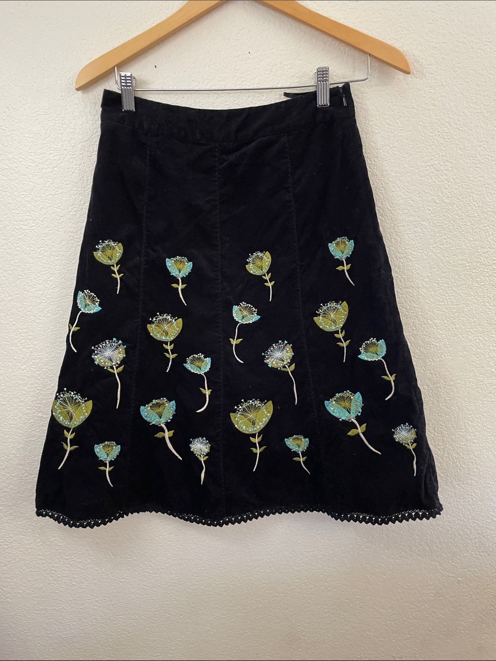 Laura Ashley Black corduroy A-Line Skirt Blue-Green dandelion Embroidery 28x26